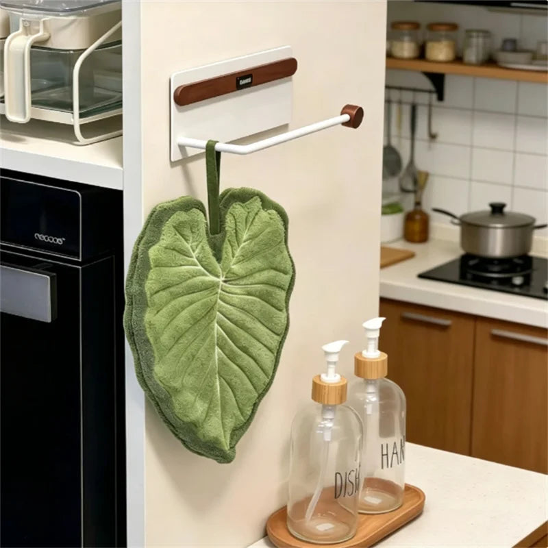 1pcs Random color Creative Leaf Bathroom towels, hangingtype,