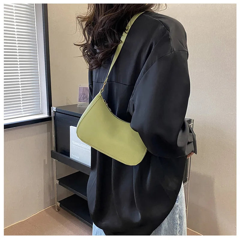 Fashionable and trendy solid-color handbag, simple and new small